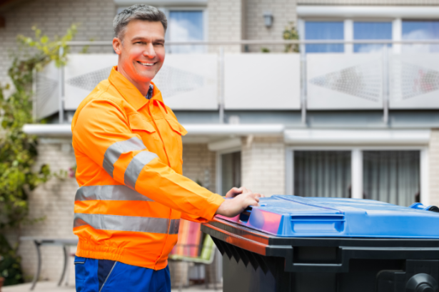 Coleta de resíduos sólidos, domiciliares e hospitalares: entenda as diferenças e por que cada tipo exige gestão correta — com a expertise da Versa Engenharia Ambiental Ltda.