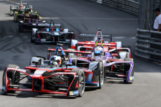 Diego Borges analisa como as corridas de endurance unem estratégia, resistência e engenharia para transformar desempenho contínuo em vantagem competitiva.