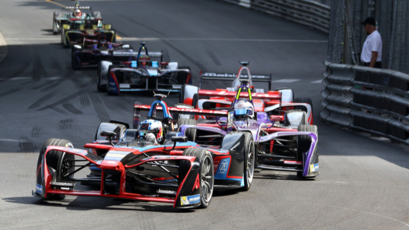 Diego Borges analisa como as corridas de endurance unem estratégia, resistência e engenharia para transformar desempenho contínuo em vantagem competitiva.