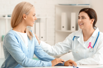 Vinicius Tadeu Sattin Rodrigues explica como realizar o rastreamento mamográfico corretamente: etapas, preparo e interpretação.