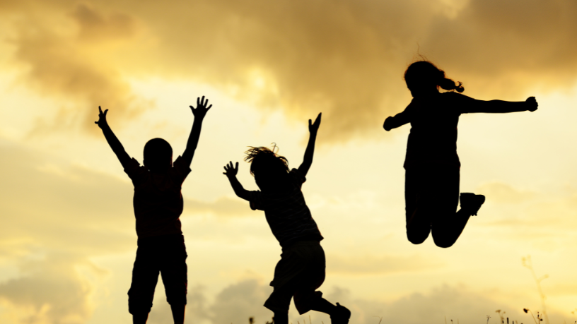 Para Hebron Costa Cruz de Oliveira, o exemplo cotidiano constrói valores que atravessam gerações.